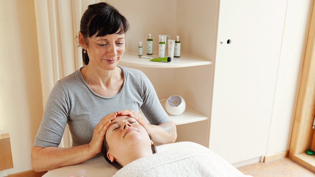 Die PRIMAVERA Naturkosmetik-Behandlung